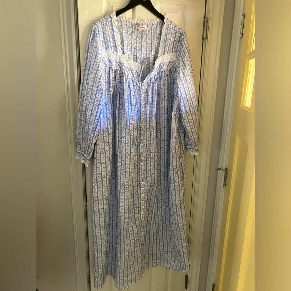 Lanz of Salzburg Cottage Core heart pajama night gown